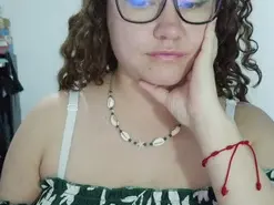 Amateur Free Porn Cam of Curly_greeneyed
