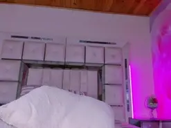 Amateur Live Sex Cam of emili_clark