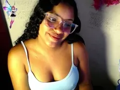 Amateur Live Sex Cam of chleo_rosse