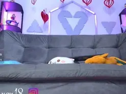 Amateur Live Sex Cam of LittleVixen18
