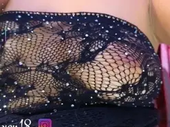Amateur Free Porn Cam of LittleVixen18