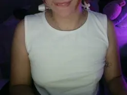 Amateur Live Sex of Tiny1