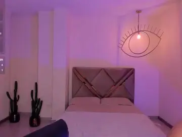 Bongacams Watch Live Sex Cams of ScarlettBlaze
