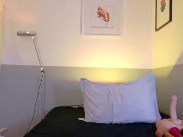 Bongacams Watch Live Sex Cams of cutepetitee