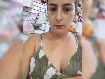 Bongacams Live Sex Cam of roussemelinda