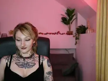 Bongacams Live Sex Cam of tattooedblondee18