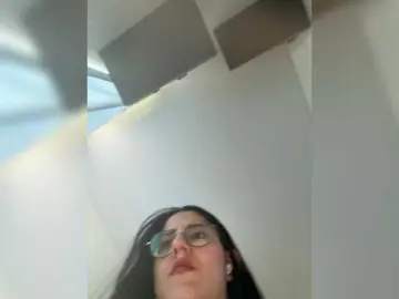 Bongacams Watch Live Sex Cams of EvanShell1
