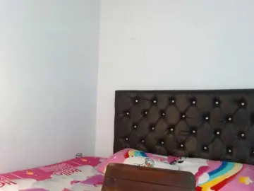 Bongacams Watch Live Sex Cams of ameliejoness17
