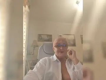 Bongacams Free Porn Cam of KarinkaSweet