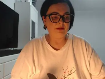 Bongacams Free Porn Cam of Emyllywhite