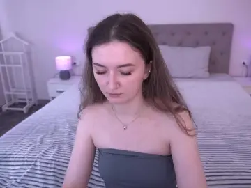 Bongacams Free Porn Cam of CyrenaLuxe