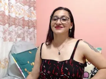 Bongacams Best Webcam of KarinaSuarez1