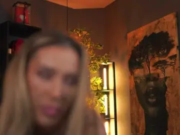 Bongacams Watch Live Sex Cams of EvelynEvyy