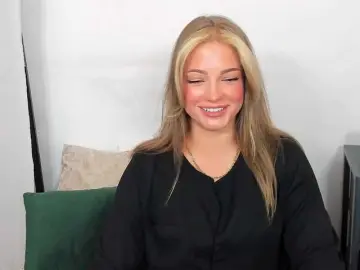Bongacams Best live sex cam show of LilyTop