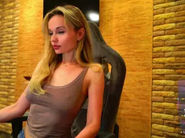 Bongacams Sex Cam of HollyQueen