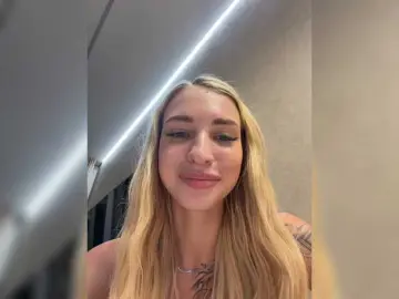 Bongacams Watch Live Sex Cams of EwaBrown