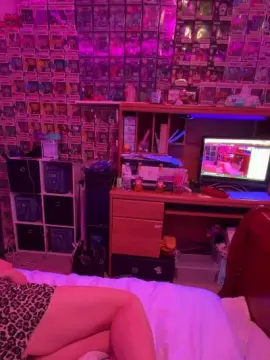 Cam4 Live Sex Cam of SaraLaw22