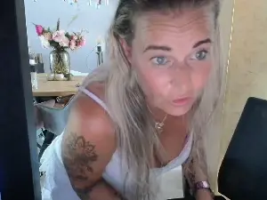 Cam4 Sex Cam of MrsAurora