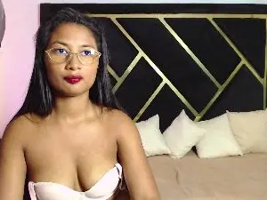 Cam4 Watch Live Sex Cams of Zaara_Black