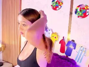 Cam4 Watch Live Sex Cams of EmmiHops