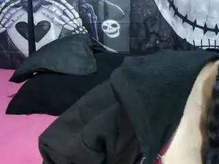 Camsoda Private Sex Chat of vivian-milf-paint
