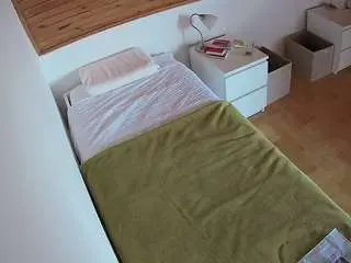 Camsoda Best Webcam of voyeurcam-julmodels-greybed-1