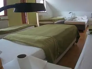 Camsoda Best Webcam of voyeurcam-julmodels-bed-2