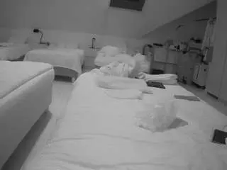 Camsoda Live Sex Cam of voyeurcam-julmodels-bed-2