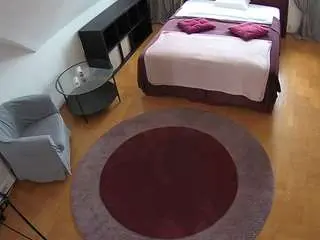 Camsoda Live Sex Cam of voyeurcam-julmodels-whitebed-1