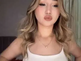 Camsoda Free Live Porn of selenesmithheart