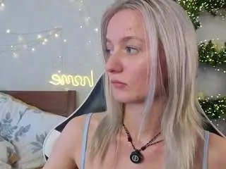 Camsoda Sex Cam of elvinabrowning