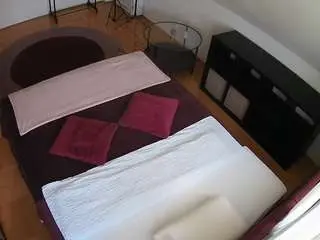 Camsoda Adult Webcam of voyeurcam-julmodels-whitebed-2
