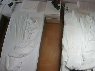 Camsoda Nude Webcam of voyeurcam-julmodels-bed-5