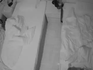 Camsoda Sex Chat of voyeurcam-julmodels-bed-5