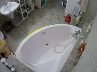 Camsoda Adult Video Chat of voyeurcam-julmodels-bath-1st-1
