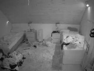 Camsoda Adult Webcams of voyeurcam-julmodels-whitebed-3