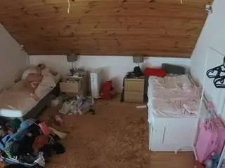 Camsoda Adult Webcams of voyeurcam-julmodels-whitebed-3