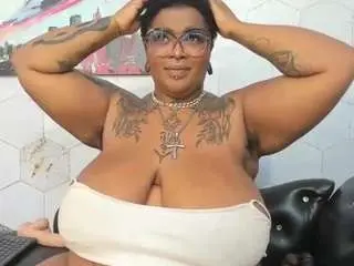 Camsoda Adult Webcam of ana-fuentes