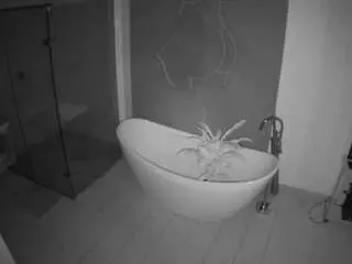 Camsoda Nude Webcam of voyeurcam-casa-salsa-bathroom-5