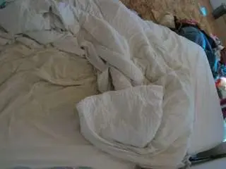 Camsoda Private Sex Chat of voyeurcam-julmodels-whitebed-4