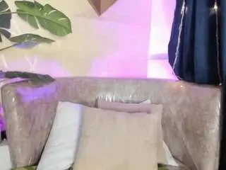Camsoda Nude Webcam of evelynrousse