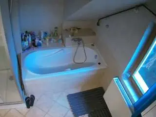 Camsoda Free Live Porn of voyeurcam-julmodels-bath-2nd-1