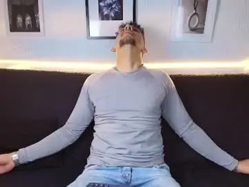 Chaturbate Live Porn of maykol_victoria