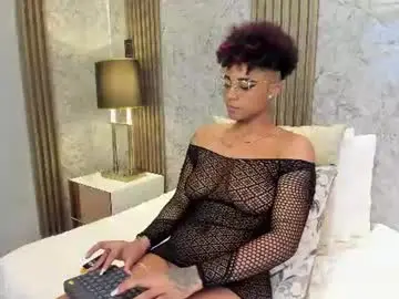 Chaturbate Watch Live Sex Cams of luciawallace