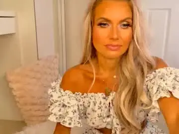 Chaturbate Live Sex Cam of tinkerbell822
