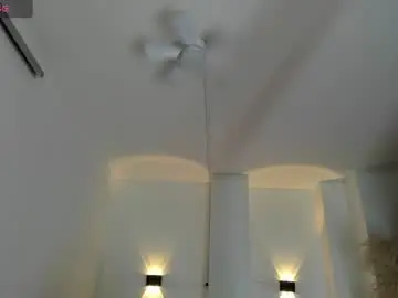 Chaturbate Nude Webcam of isabella_grace18