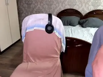 Chaturbate Live Sex Cam of milana_sexwife
