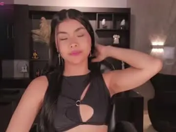 Chaturbate Sex Chat of mialaurence_