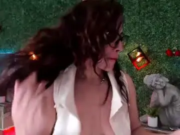 Chaturbate Live Sex Cam of linagh