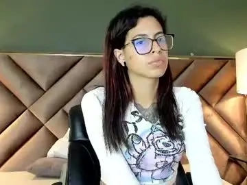 Chaturbate Live Sex Cam of emily_loperaa